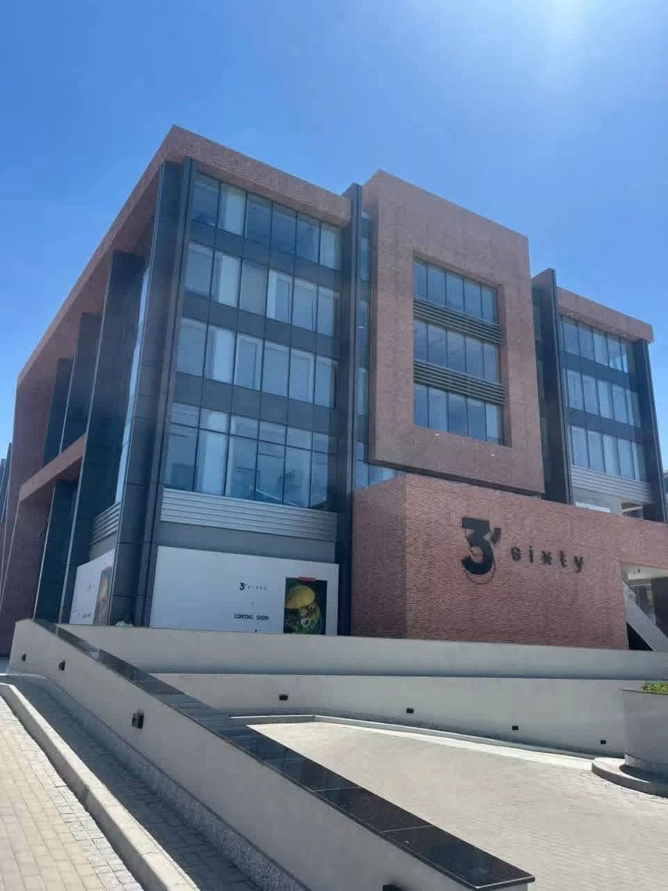 عيادة للايجار ف التجمع