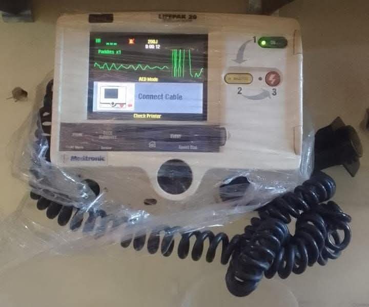 جهاز صدمات لايف باك 20